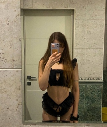 Родной! 🌸 Я воплощение твоих самых потаенных фантазий... Представь себе сказочные приключения, наполненные страстью и наслаждением. 😉 Я креативная и нежная Мося, с богатым опытом и умением доставлять удовольствие. Позволь мне позаботиться о твоей жажде новых ощущений, и ты откроешь для себя мир незабываемых эмоций. Отведи глазки на мои фото – чувственные и соблазнительные. Живу в Москве и готова порадовать тебя своими услугами. За мной остаются только положительные отзывы и улыбки на лицах моих довольных клиентов. 🌟 Позвони мне и мы отправимся в удивительное путешествие наслаждения и раскрепощения...💋 Анна