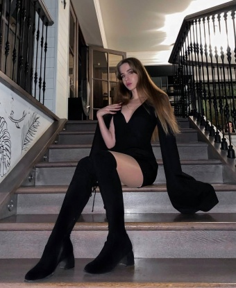Родной! 🌸 Я воплощение твоих самых потаенных фантазий... Представь себе сказочные приключения, наполненные страстью и наслаждением. 😉 Я креативная и нежная Мося, с богатым опытом и умением доставлять удовольствие. Позволь мне позаботиться о твоей жажде новых ощущений, и ты откроешь для себя мир незабываемых эмоций. Отведи глазки на мои фото – чувственные и соблазнительные. Живу в Москве и готова порадовать тебя своими услугами. За мной остаются только положительные отзывы и улыбки на лицах моих довольных клиентов. 🌟 Позвони мне и мы отправимся в удивительное путешествие наслаждения и раскрепощения...💋 Анна